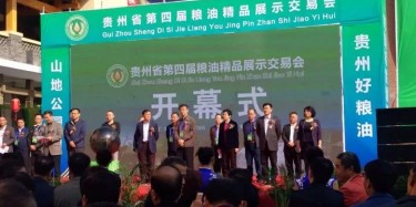 有個吃貨朋友是什么體驗？